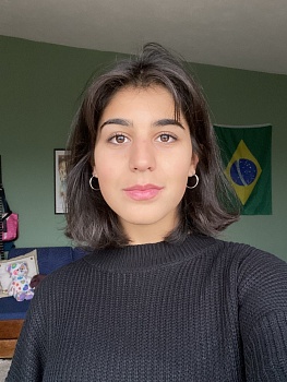 Taís Machado Carabett